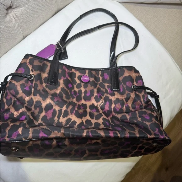 Coach Leopard Print Tote Bag – Purple & Brown Cheetah, Patent Trim, F25281 - Picture 11 of 11